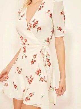 Reformation Floral Wrap Mini Dress Cream Red Print Short Sleeve Size L